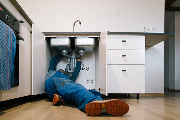 Professional Leak Detection technician working in Herod, IL
